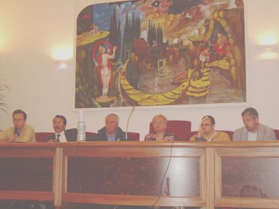 da sinistra: Serafino Caruso e Francesco Fazio (Confcommercio), Franco Galasso (assessore all’Ecologia), Ninella Caruso (sindaco di Misterbianco), Ottavio Ecora e Carmelo Caruso (Ato3)