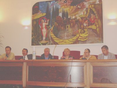 da sinistra: Serafino Caruso e Francesco Fazio (Confcommercio), Franco Galasso (assessore all’Ecologia), Ninella Caruso (sindaco di Misterbianco), Ottavio Ecora e Carmelo Caruso (Ato3) da sinistra: Serafino Caruso e Francesco Fazio (Confcommercio), Franco Galasso (assessore all’Ecologia), Ninella Caruso (sindaco di Misterbianco), Ottavio Ecora e Carmelo Caruso (Ato3)